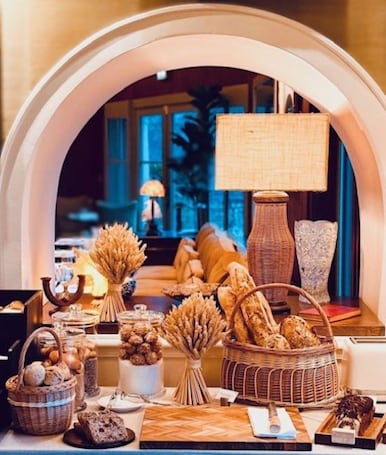Free daily buffet breakfast. Le Mas Candille