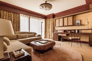 Suite Terrace | Zona de estar | Una televisión de pantalla plana