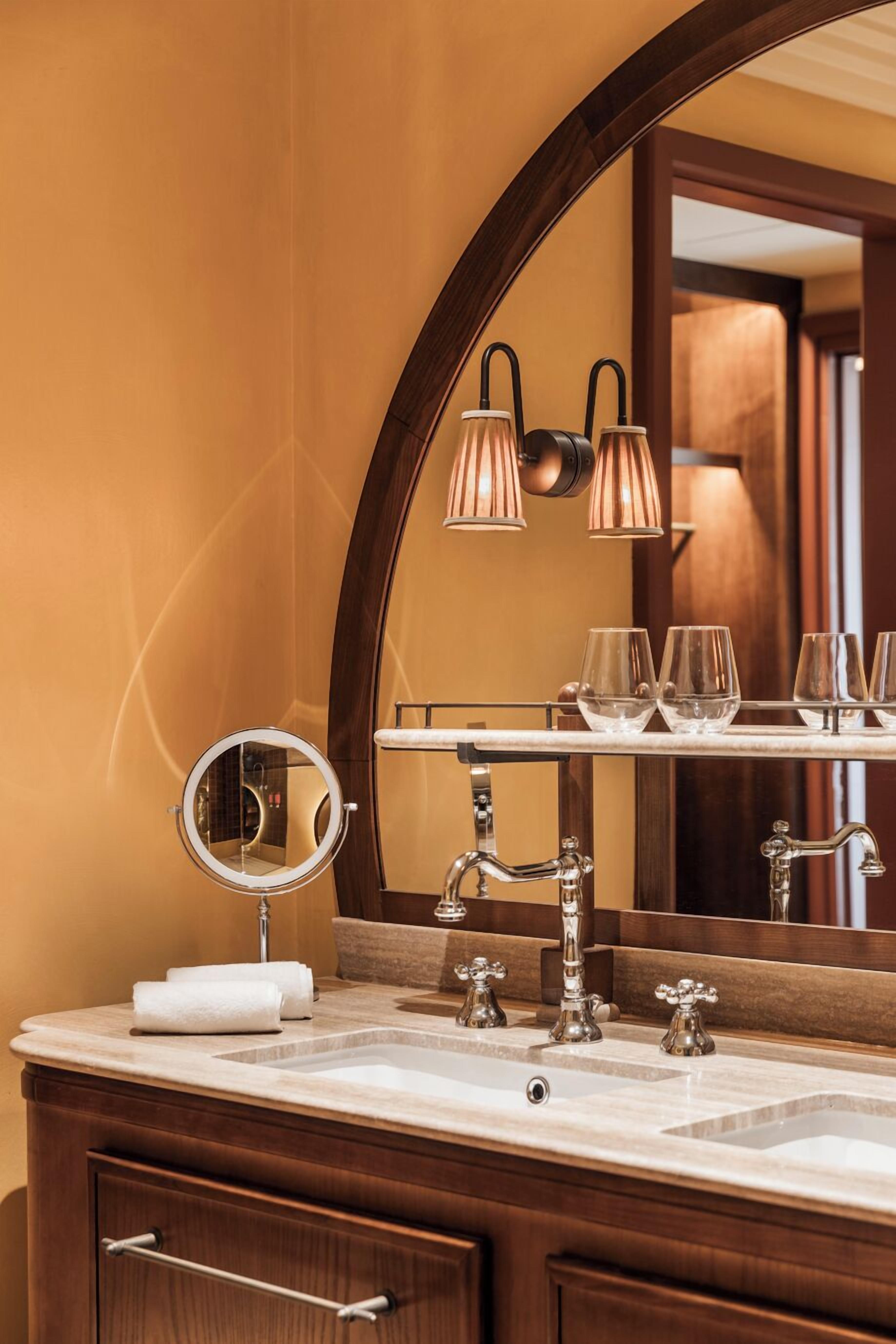 suite terrace | bathroom | free toiletries, hair dryer, bathrobes, slippers