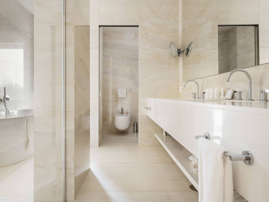 Suite | Baño | Ducha, artículos de higiene personal gratuitos y secador de pelo