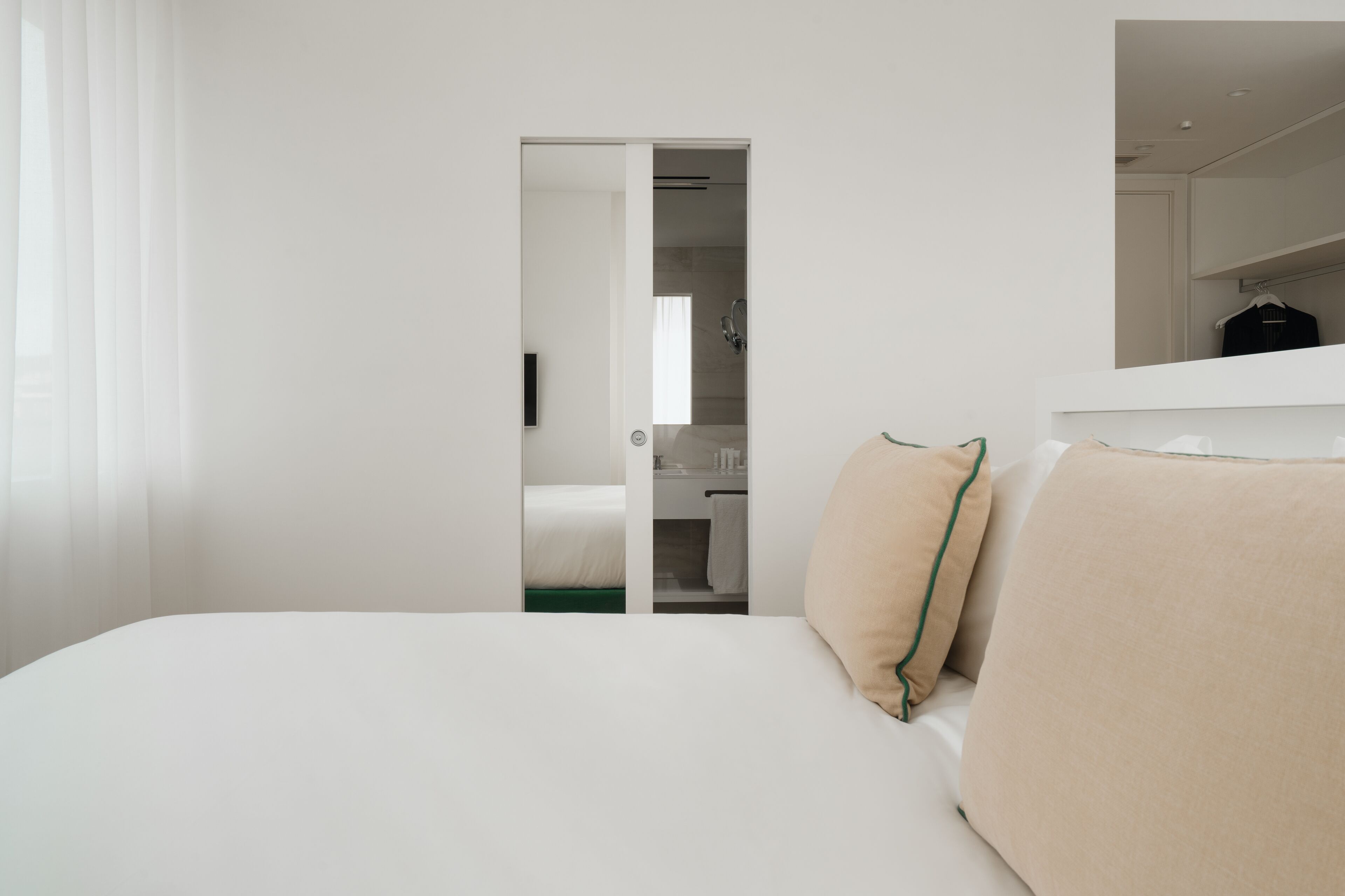 suite | 1 bedroom, down duvets, memory-foam beds, minibar