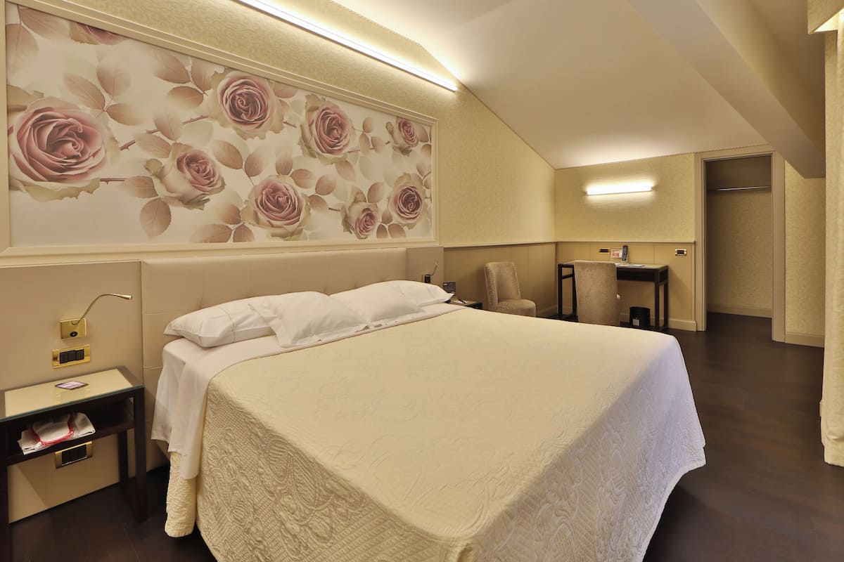Lodge Comfy | Allergikerbettwaren, Minibar, Zimmersafe, Schreibtisch