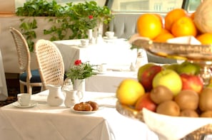 Daily buffet breakfast (EUR 18 per person)