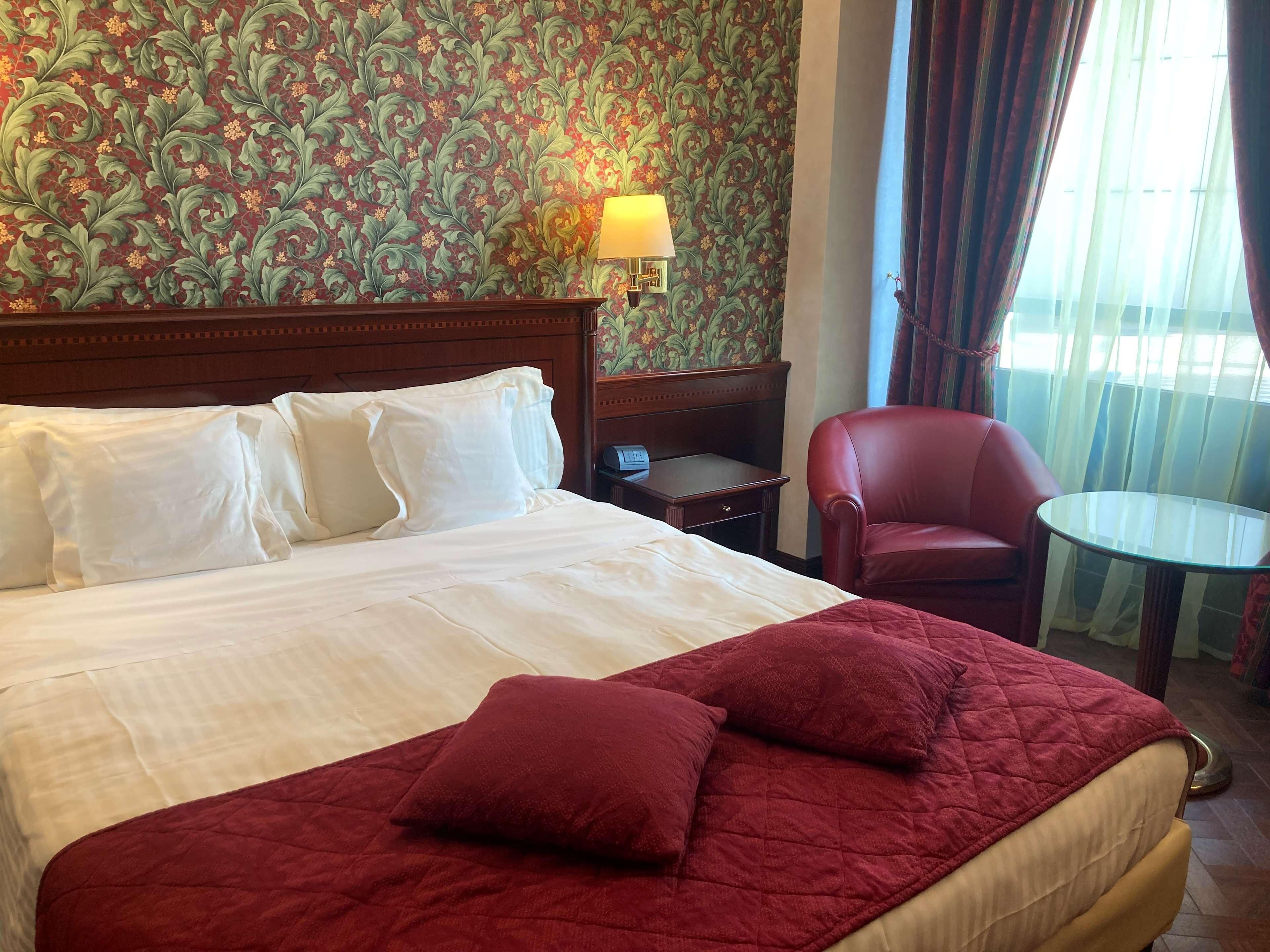Ropa de cama hipoalergénica y minibar 