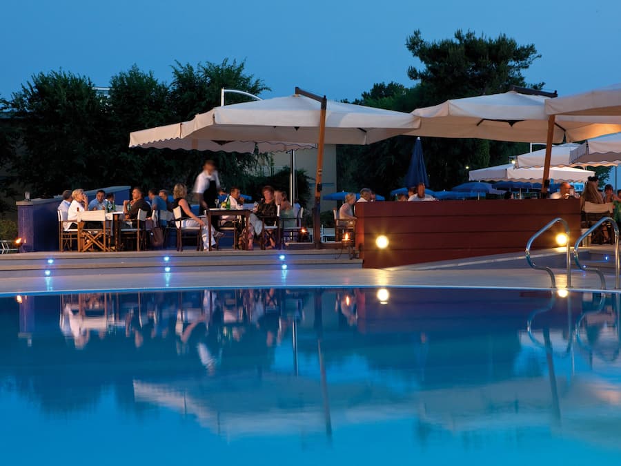 Außenpool (je nach Saison geöffnet)