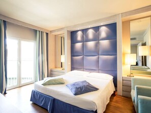 Minibar, két bảo mật tại phòng, bàn, màn/rèm cản sáng 