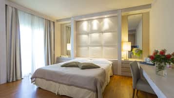 Minibar, in-room safe, desk, blackout curtains