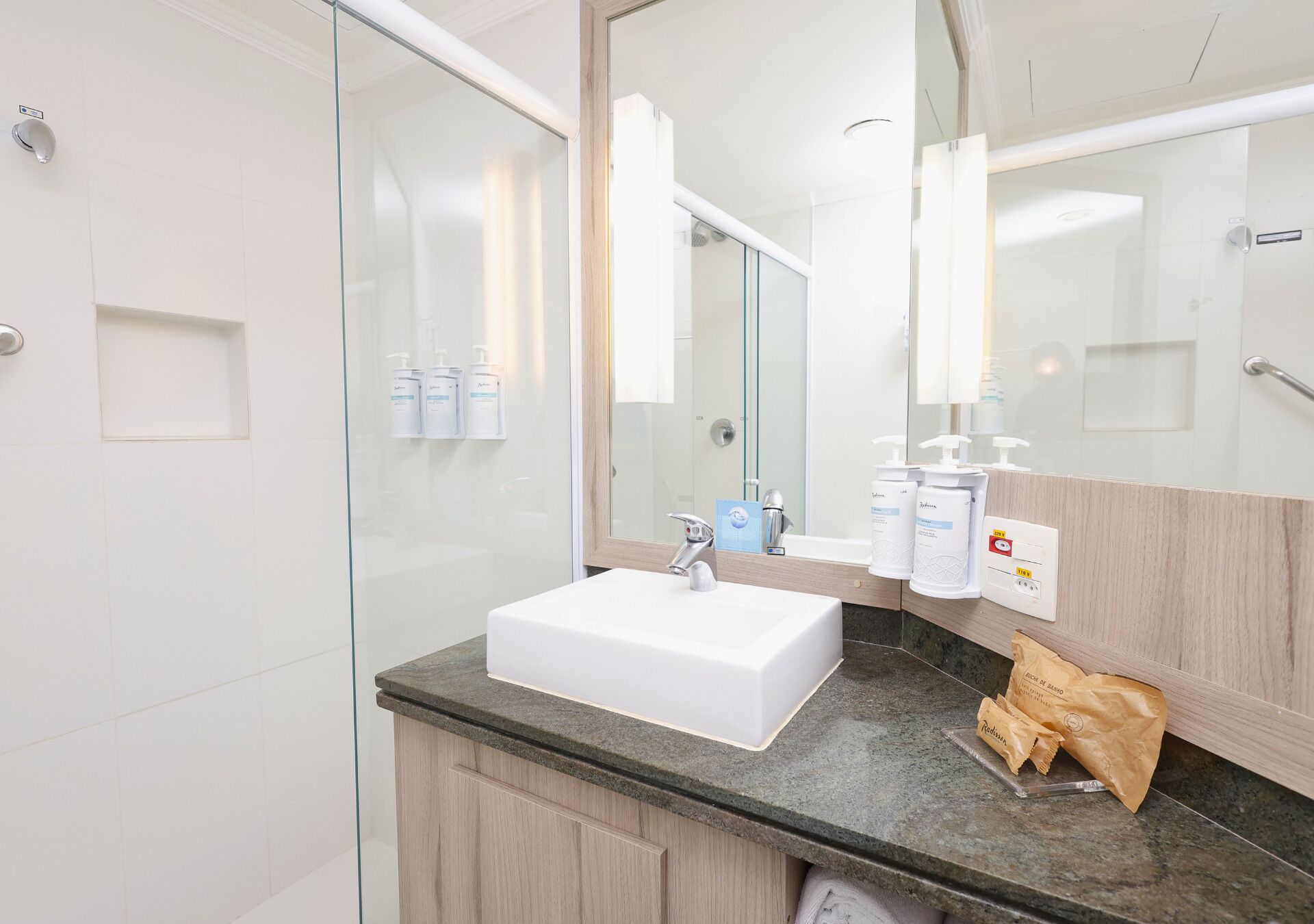 shower, free toiletries, hair dryer, towels