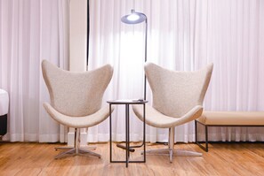 Suite Luxo Twin | Ropa de cama hipoalergénica y minibar 