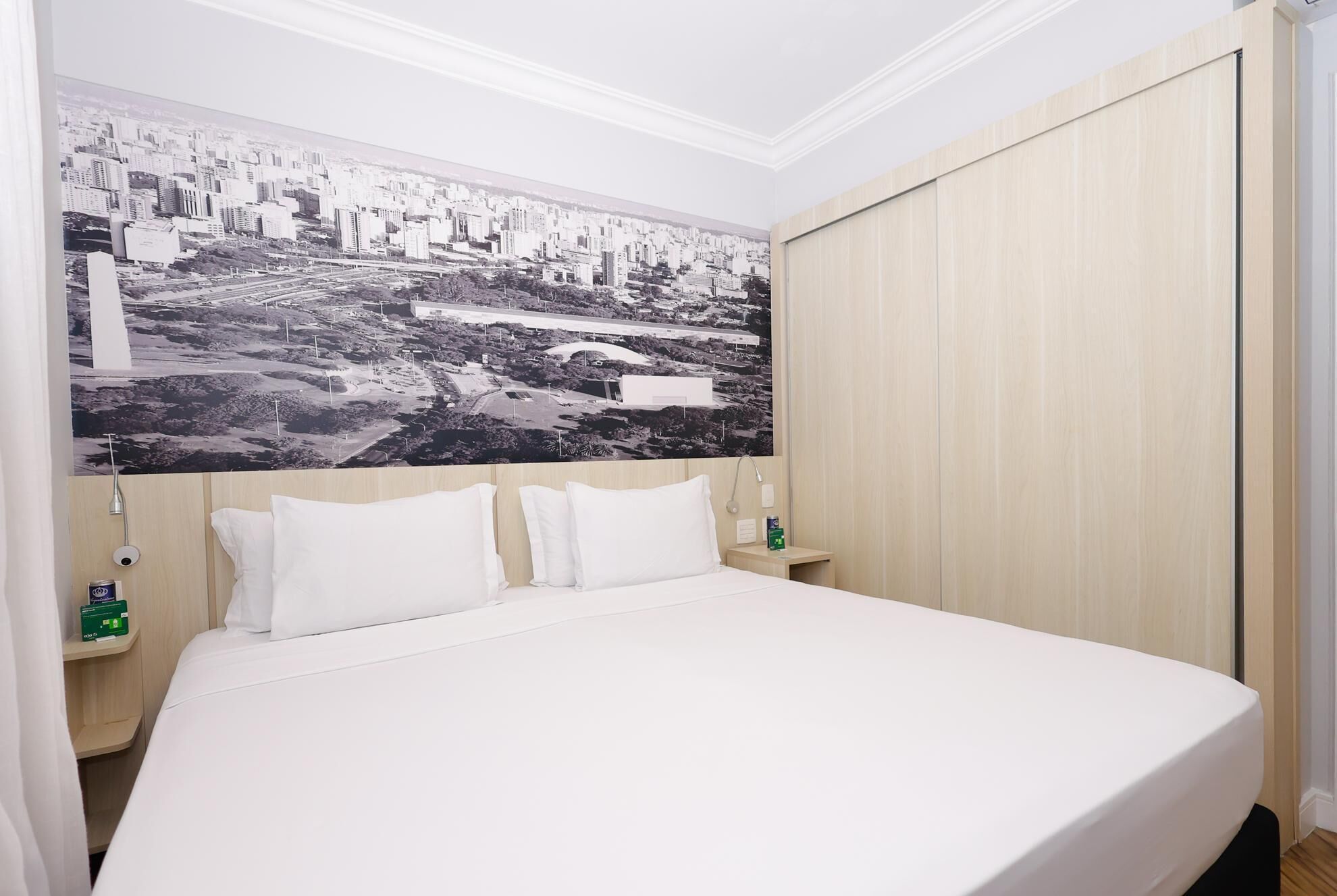 Hypo-allergenic bedding, minibar, in-room safe, desk