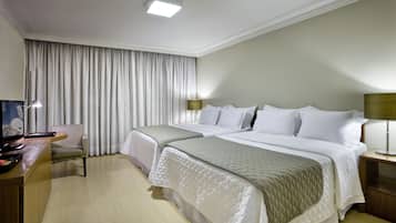 Deluxe Twin Room | Minibar, desk, blackout drapes, iron/ironing board