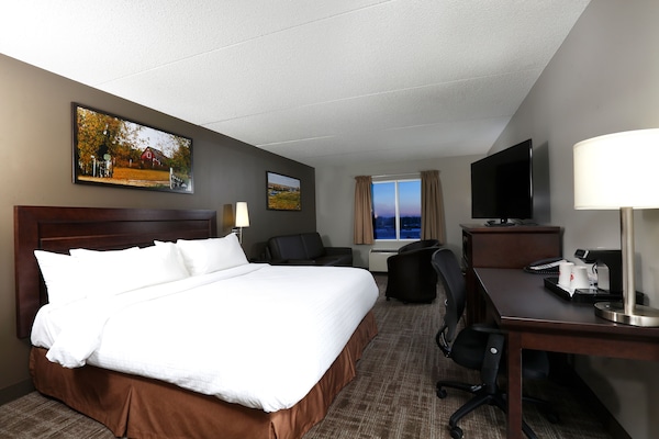 Deluxe Room, 1 King Bed with Sofa bed | Desk, laptop workspace, blackout curtains, soundproofing