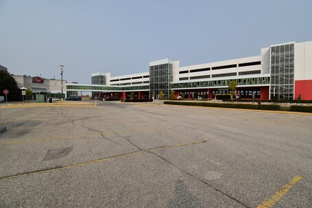 Canad Inns Destination Centre Club Regent Casino Hotel - Image 8
