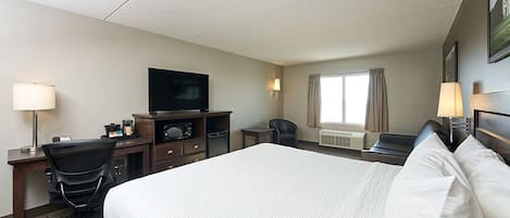 Deluxe Room, 1 King Bed with Sofa bed | Desk, laptop workspace, blackout drapes, soundproofing