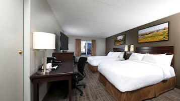Kamar Standar, 2 Tempat Tidur Queen | 1 kamar tidur, meja kerja, dan ruang kerja ramah laptop