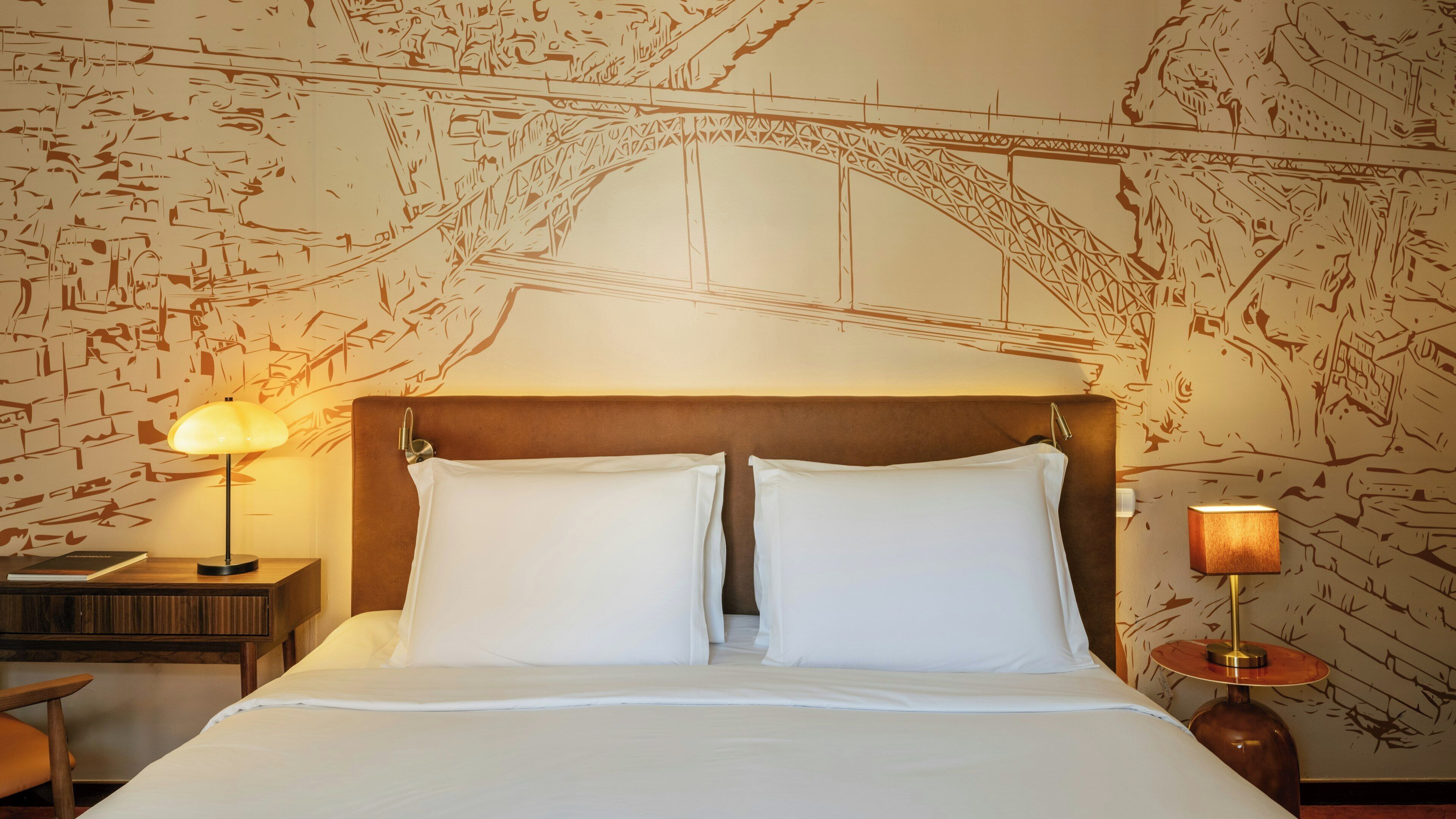 Classic Double Room | Minibar, in-room safe, desk, blackout curtains