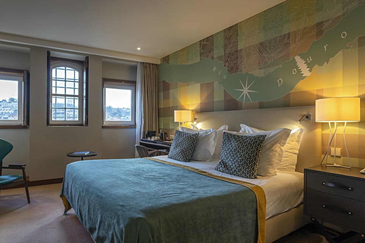 Double or Twin Room, Vintage Front View | Minibar, in-room safe, desk, blackout curtains