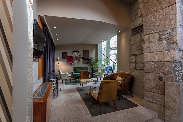 Coin salon dans le hall