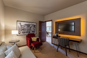 Suite Grand View | Oleskelualue | LED-televisio