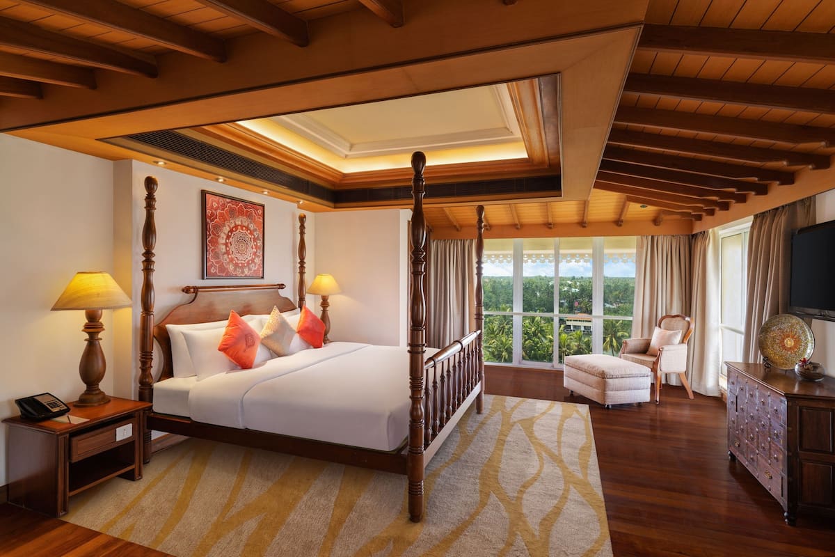 Presidential Suite, 1 King Bed, Non Smoking | Premium bedding, minibar, in-room safe, individually furnished
