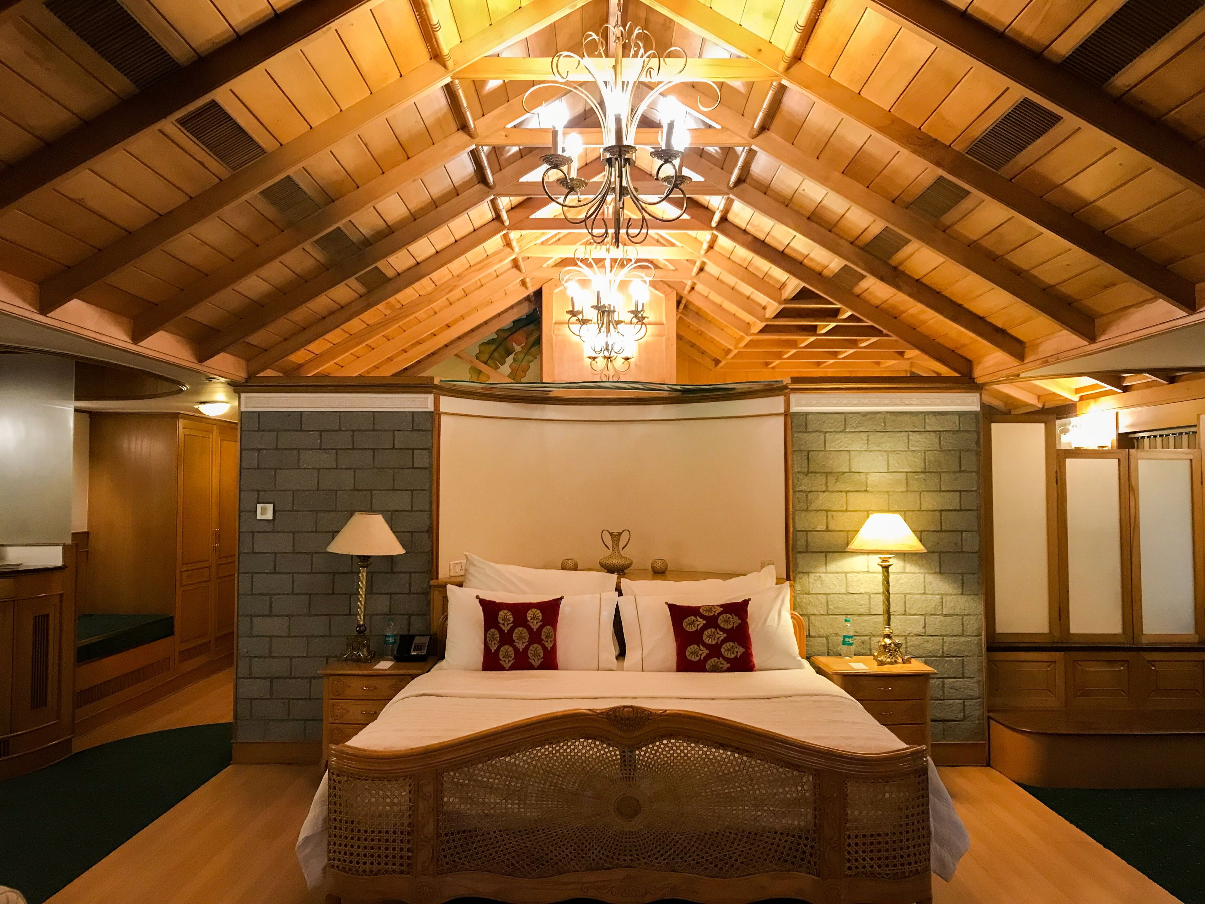 club suite, 1 king bed | 1 bedroom, premium bedding, minibar, in-room safe