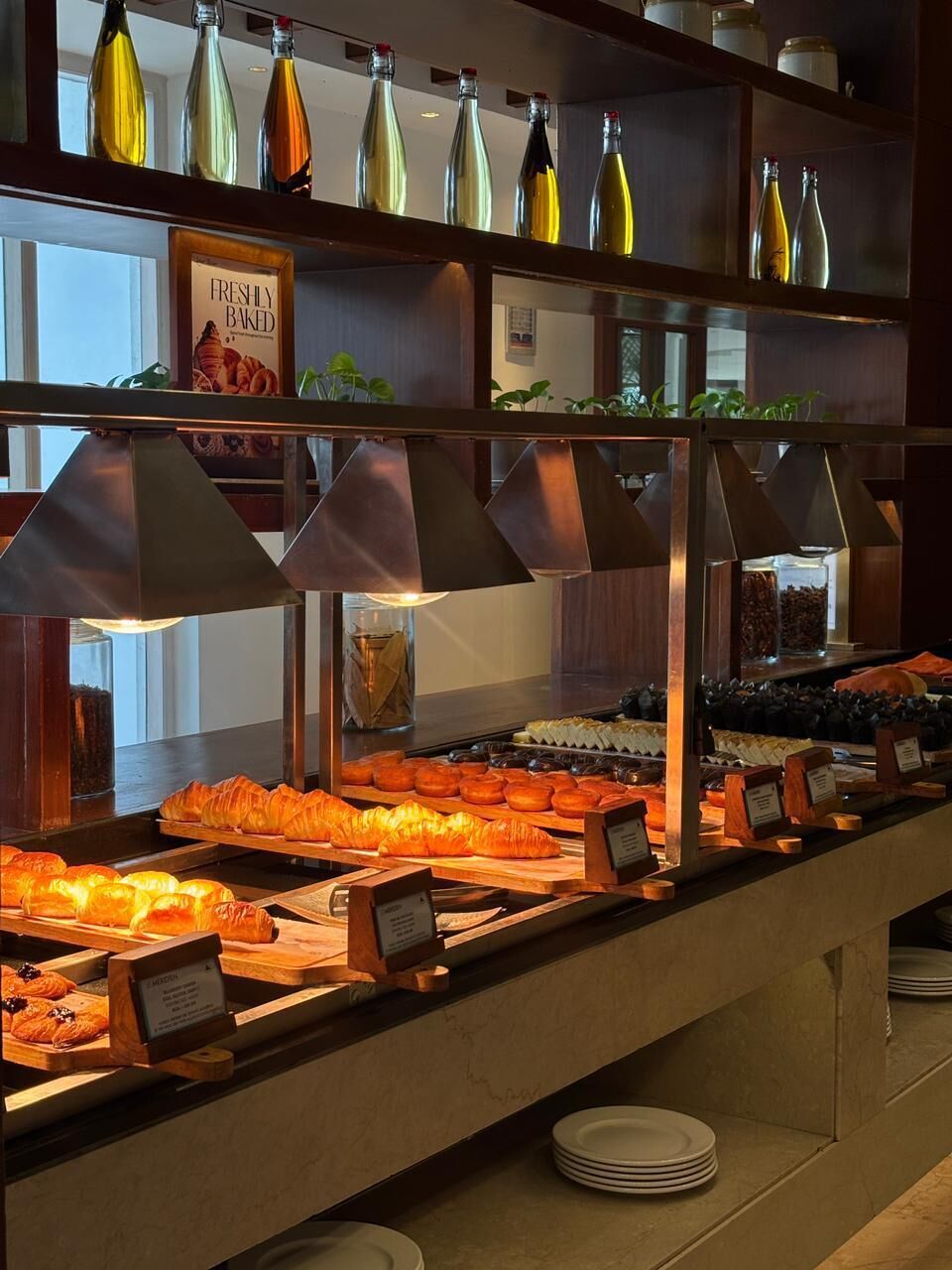 Daily buffet breakfast for a fee