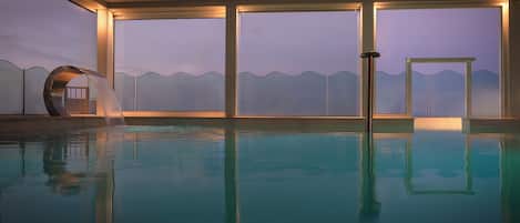 Couples treatment rooms, sauna, hot tub, Turkish bath, body treatments