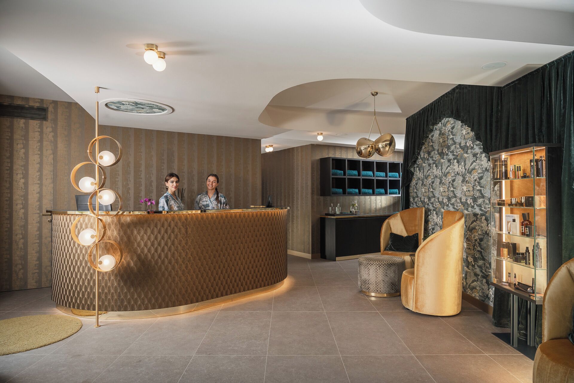 Couples treatment room(s), sauna, hot tub, Turkish bath/hammam