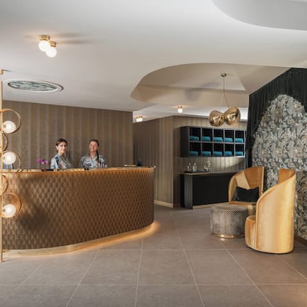 Couples treatment room(s), sauna, hot tub, Turkish bath/hammam