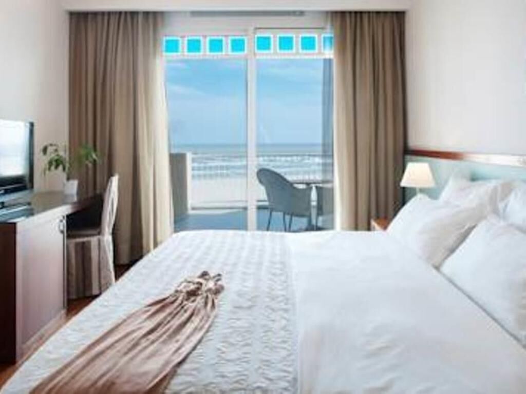 Minibar, in-room safe, blackout drapes, soundproofing