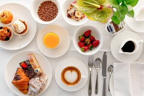 Daily continental breakfast (EUR 20 per person) - Savoia Hotel Rimini (Rimini)