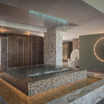Couples treatment room(s), sauna, hot tub, Turkish bath/hammam