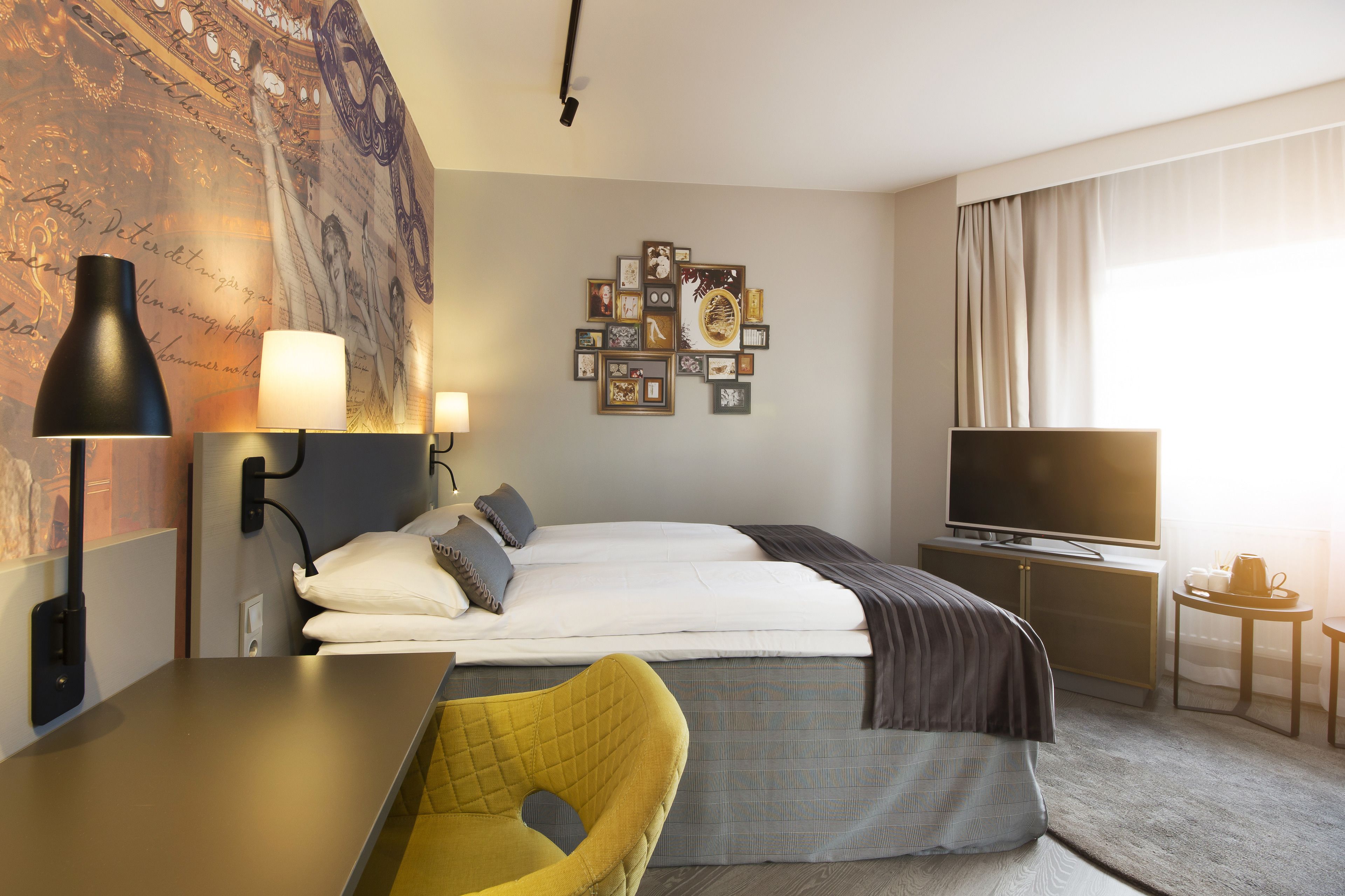 1 bedroom, desk, blackout curtains, wifi