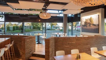 Daily buffet breakfast (CHF 15 per person)