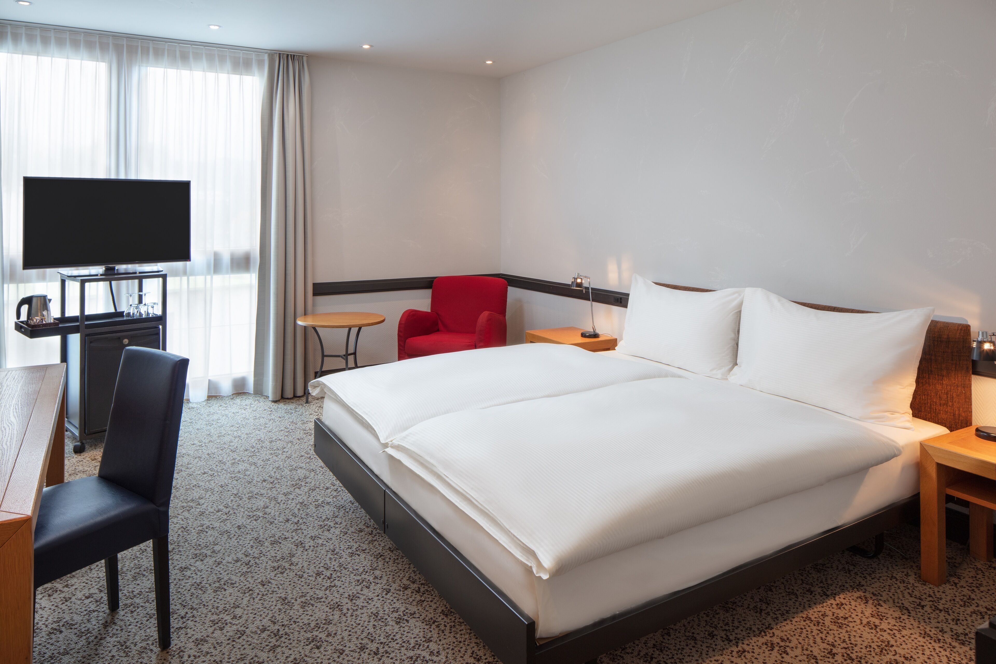 Minibar, in-room safe, desk, soundproofing