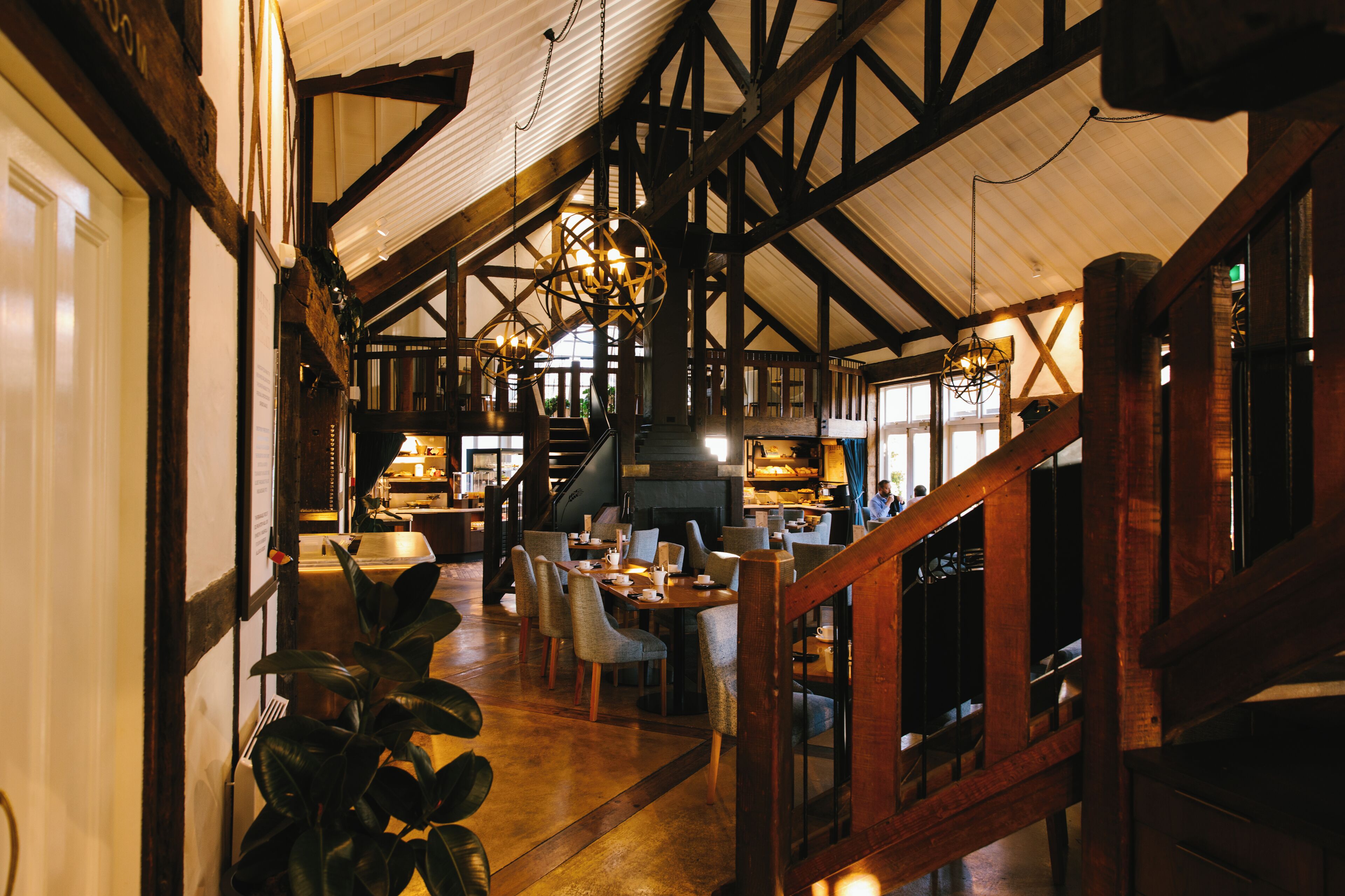 4 restaurants, breakfast, lunch, dinner served; Japanese cuisine