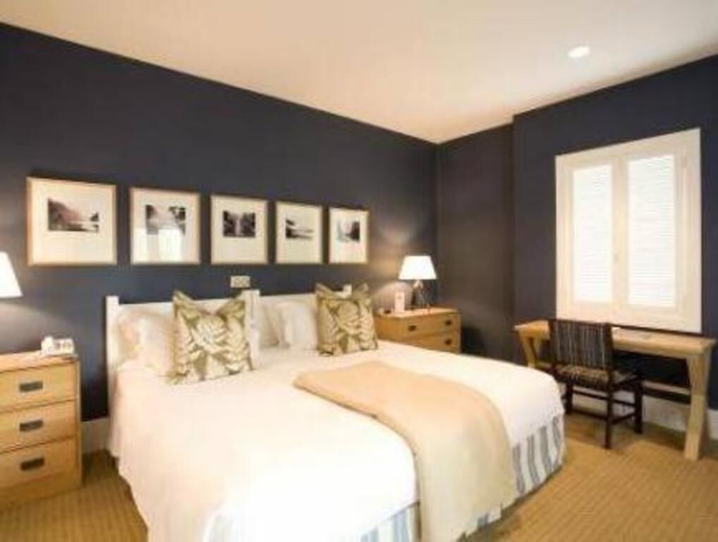 Premium bedding, minibar, desk, laptop workspace