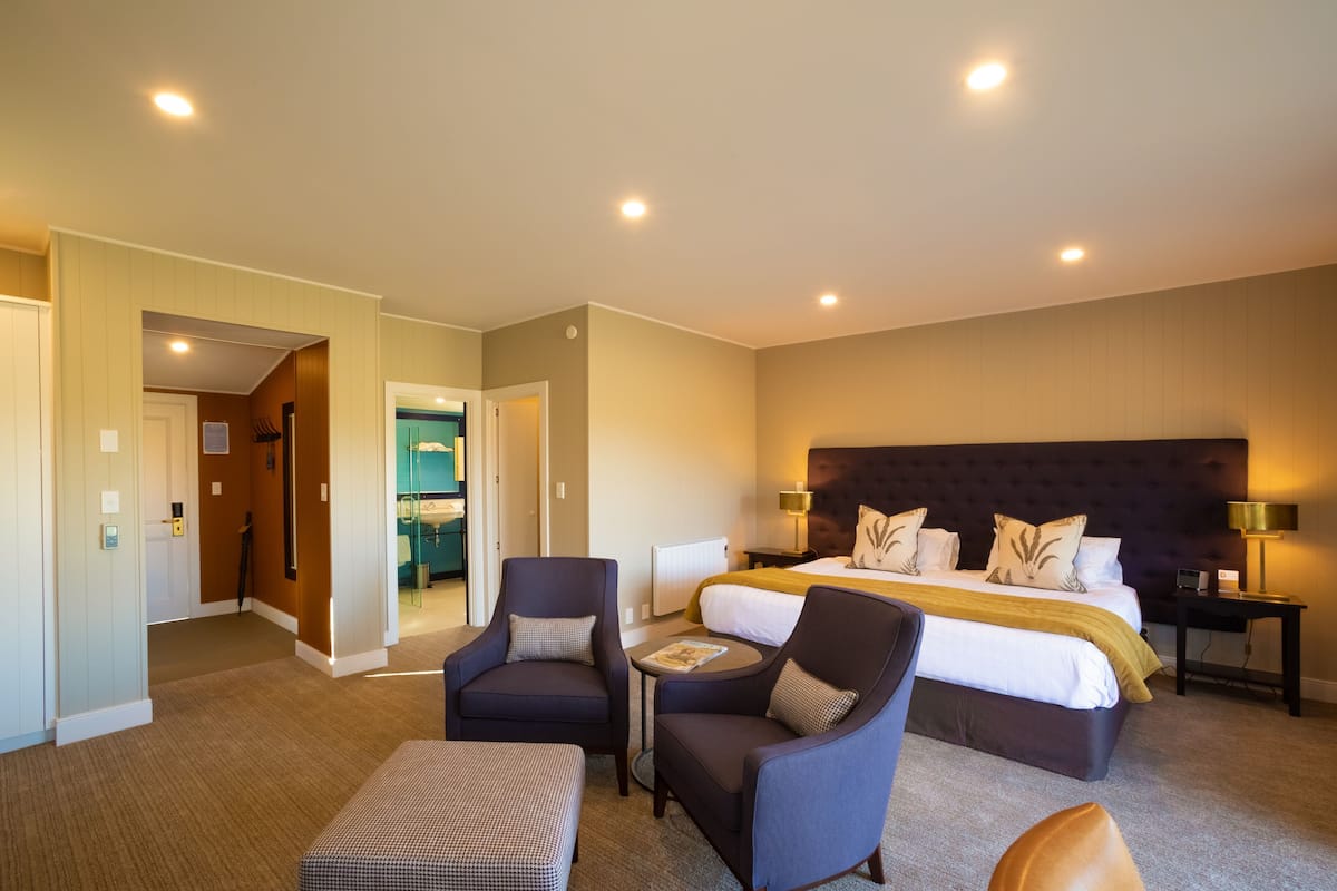 Literie de qualité, minibar, bureau