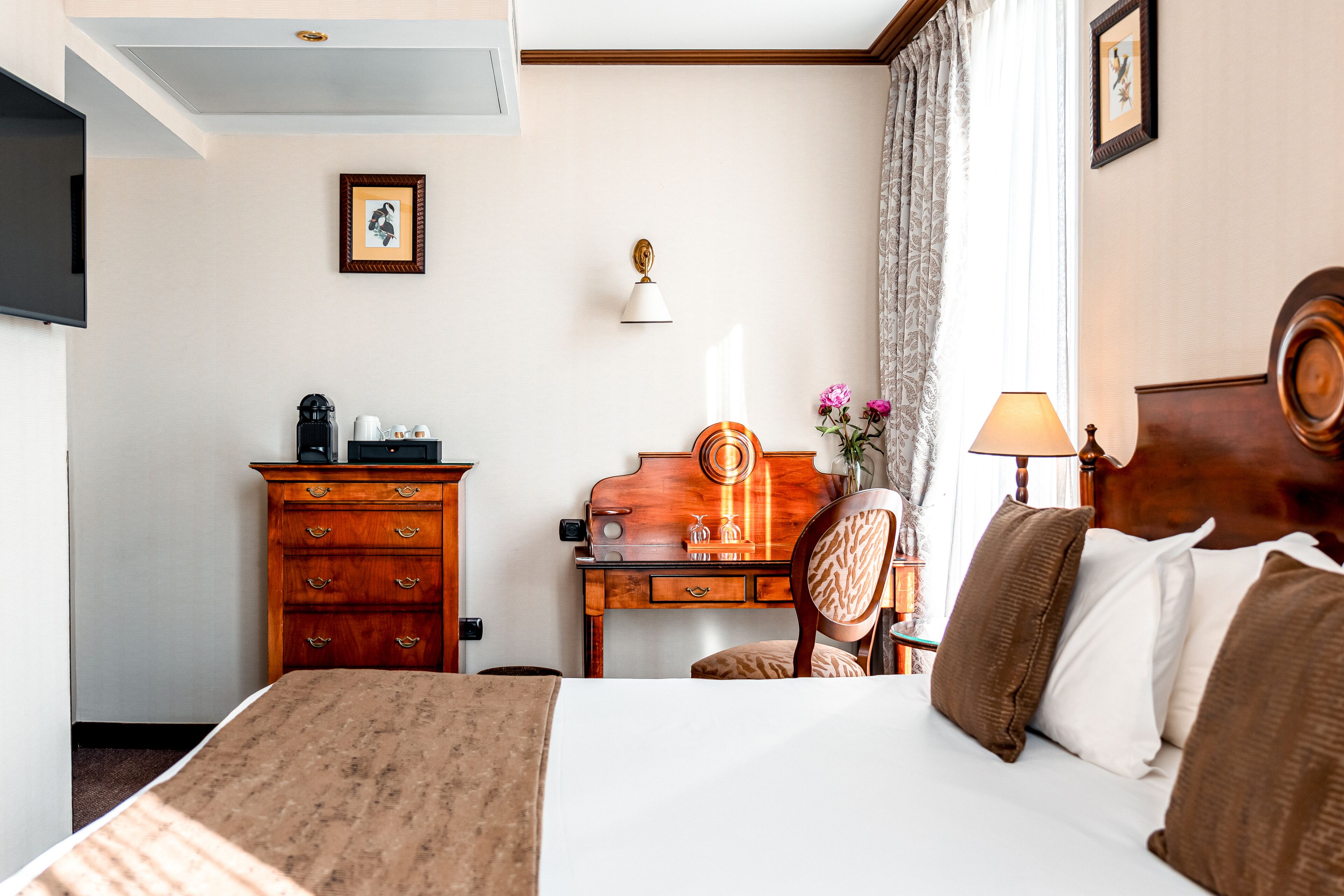 superior room | premium bedding, in-room safe, desk, soundproofing