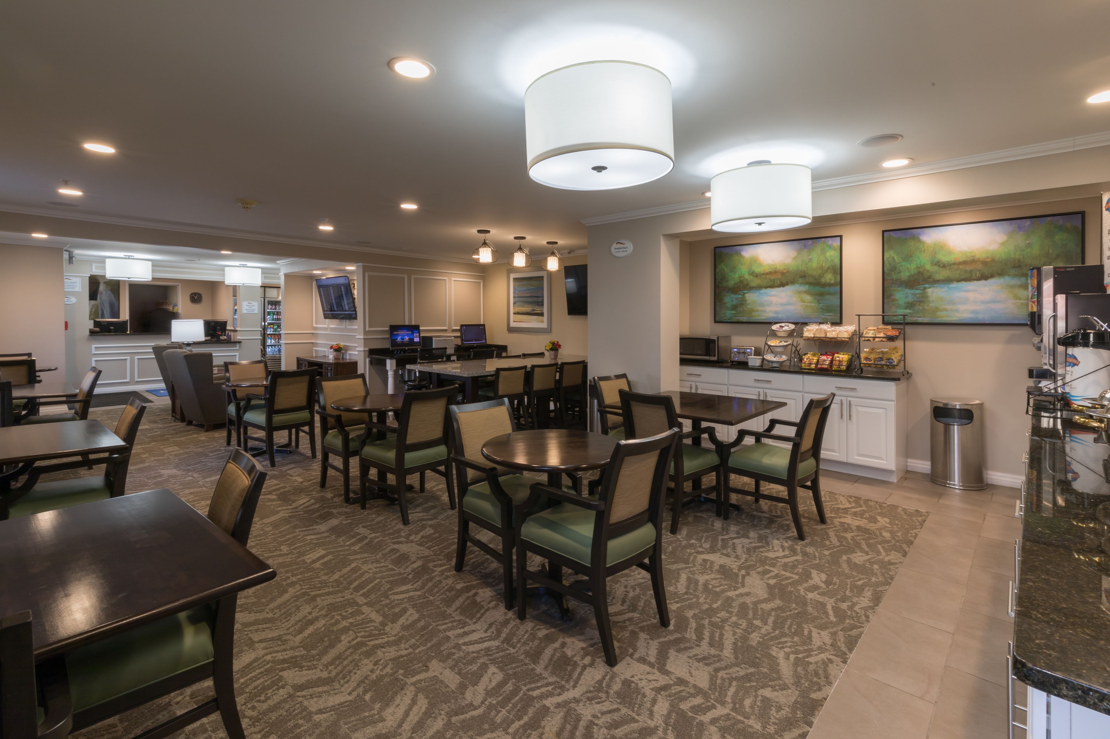 Free daily continental breakfast
