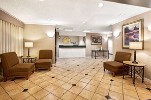 Lobby - La Quinta Inn by Wyndham Detroit Canton (Canton)