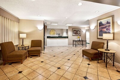 La Quinta Inn by Wyndham Detroit Canton