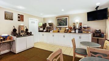 Desayuno continental incluido todos los días