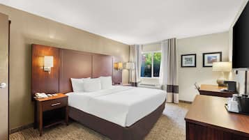 Premium bedding, in-room safe, desk, blackout drapes