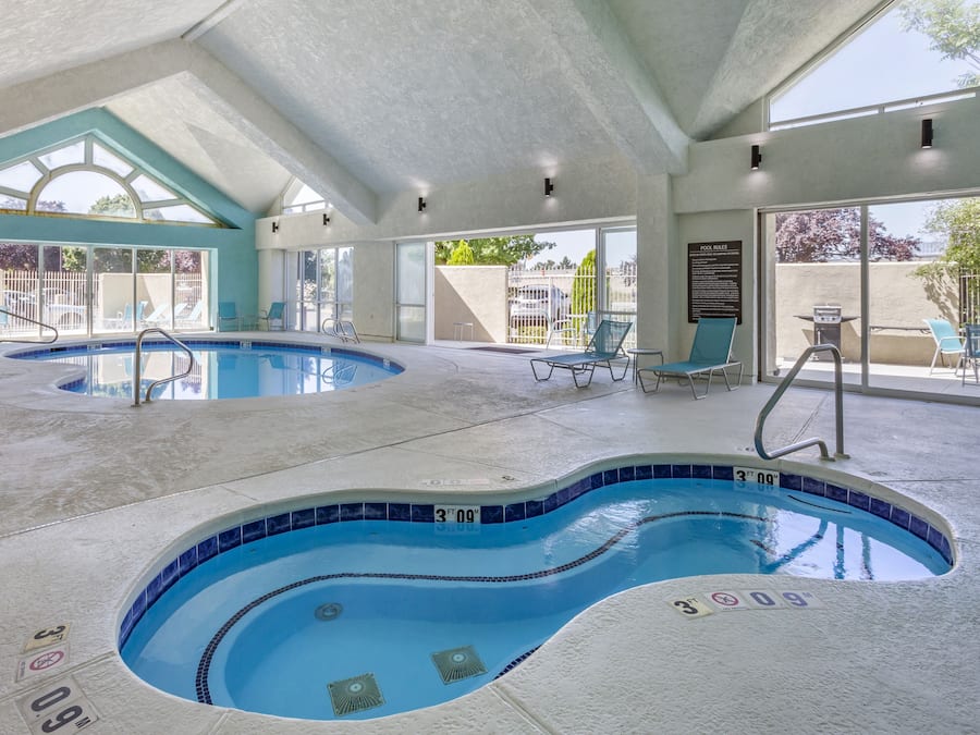 Indoor pool, pool loungers