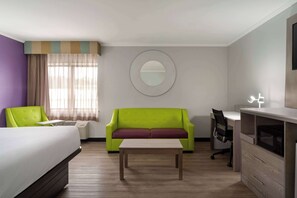 Suite, 1 King-Bett, Nichtraucher | Hochwertige Bettwaren, Schreibtisch, Bügeleisen/Bügelbrett
