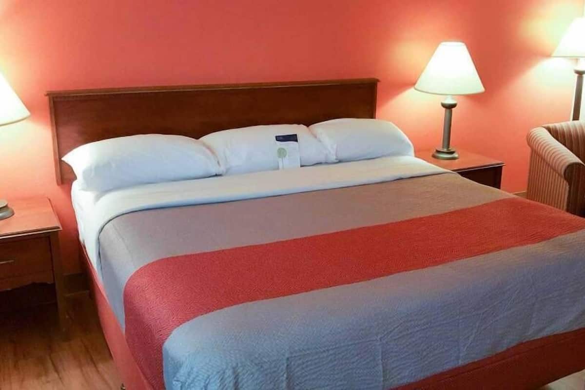 Desk, laptop workspace, free WiFi, bed sheets