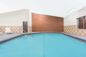 Una piscina cubierta