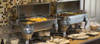 Ivy Court Inn & Suites