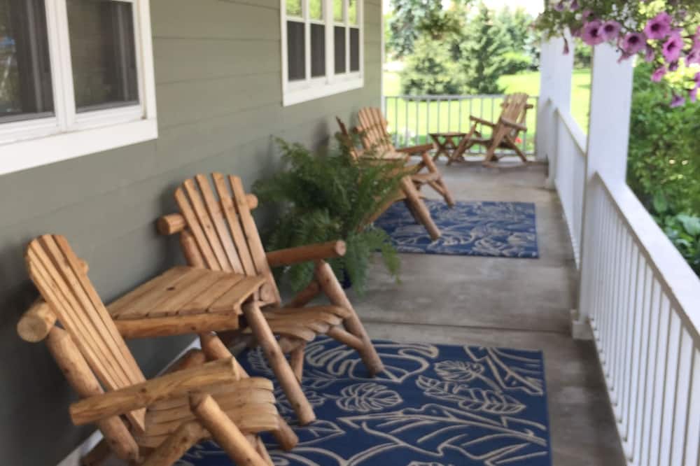 Ivy Court Inn & Suites